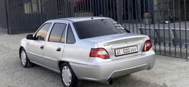 фара нексия 1: Daewoo Nexia: 2010 г., 1.6 л, Механика, Бензин, Седан