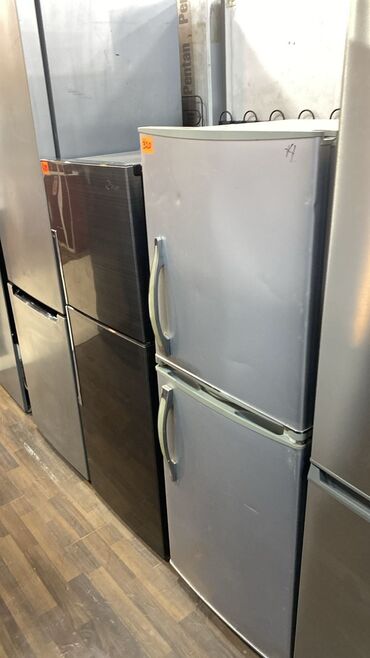 Soyuducular: İki qapılı soyuducu - Rəng: gümüşü (inox üslubunda) - Dizayn