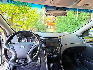 07 2010: Hyundai Sonata: 2.4 l | 2010 il Sedan — 7
