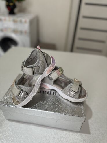 Women's Sneakers and athletic shoes: 1-2. Фото Кроссовки модные классные удобные для девочек. Размер 28 — 16