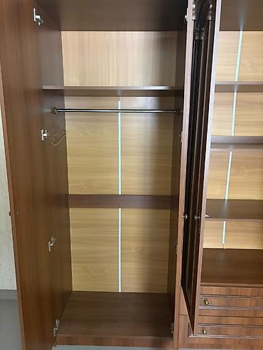 Ev üçün mebel: İşlənmiş, 6 qapı, Güzgülü, Qəhvəyi, Taxta, Açılan, Düz dolab — 2