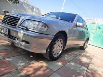 Mercedes-Benz: Mercedes-Benz C 240: 2.4 l | 2000 il Sedan — 4