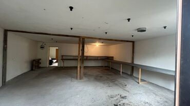работа бишкек склад: Продается просторное помещение свободного назначения, подходящее для