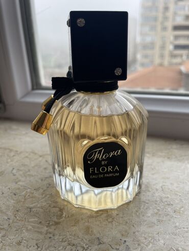 flora flora parfum qiymeti: Flora by Flora Bir dəfə istifadə etmişəm. Qutusu qalmadı Пшикнула раз