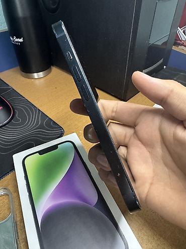Apple iPhone: IPhone 14, Б/у, 256 ГБ, Черный, Зарядное устройство, Чехол, Кабель, 79 % — 7