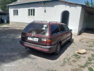 обмен на частный дом: Volkswagen Passat Variant: 1989 г., Газ, Универсал