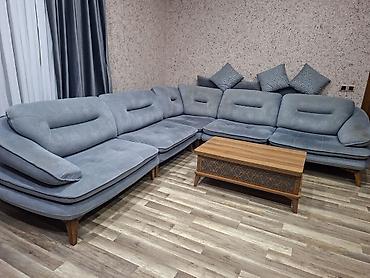 Künc divan və jurnalni. 930 AZN . ideal vəziyyətdədi ölçü 2.65 .2.75