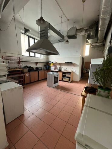 керамический печь: Кухонный гарнитур старый
Бесплатно