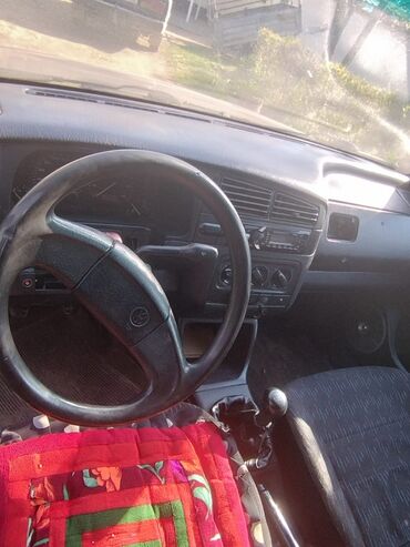 Volkswagen: Volkswagen Golf: 1994 г., 1.6 л, Механика, Бензин, Хэтчбэк — 8