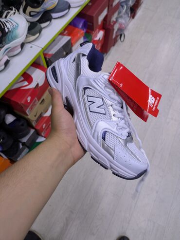 кроссовки для зала: Кроссовки, 40, New Balance, Новый, цвет - Белый, Платная доставка