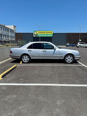 e 39: Mercedes-Benz E 240: 2.4 l | 1998 il Sedan — 7