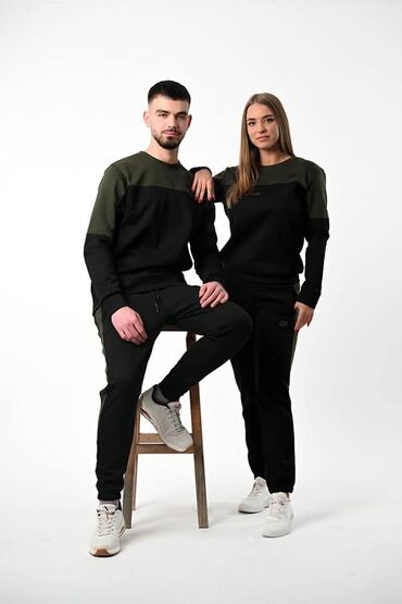Gornji i donji deo: Novi modeli su stigli 🥰 Cena za komplet dve trenerke (muska i ženska — 5
