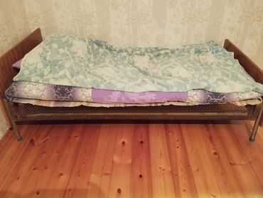 Divan və masa dəstləri: Təknəfərlik çarpayı, Bazasız, Matras ilə, Siyirməsiz