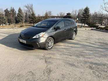 Toyota: Toyota Prius: 2012 г., 1.8 л, Вариатор, Гибрид, Универсал