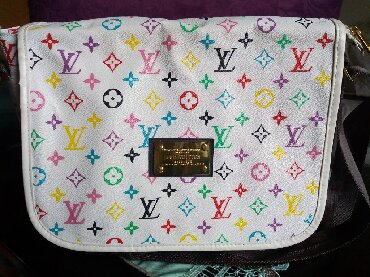 chanel tasna sa zlatnim lancem lak dim: Nova Louis Vuitton zenska tasna,materijal canvas. dim. 33/27/12 cm