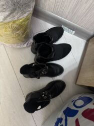 женские зимние куртки бишкек: Отдам даром
2 куртки 
2 пальто
2 пары обуви 36 размер
И одежда на SM