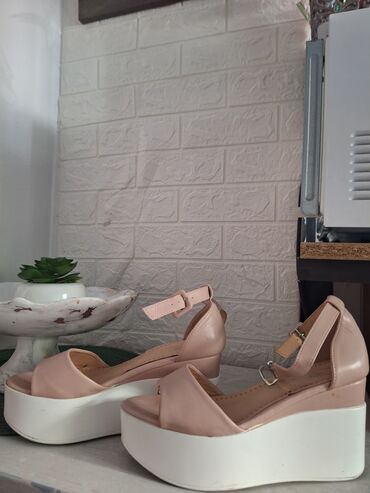 sandale platforma ccc: Sandals, 38