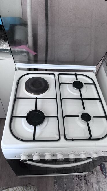 Кухонные плиты, духовки: Продается газовая плитаодна из которых электрическая,срочно цена 15