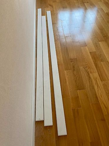qazel tac: Eni 10 sm uzunlugu 7.5 sm. 3 eded. Sade ag plintus. MDF. Temirden — 1