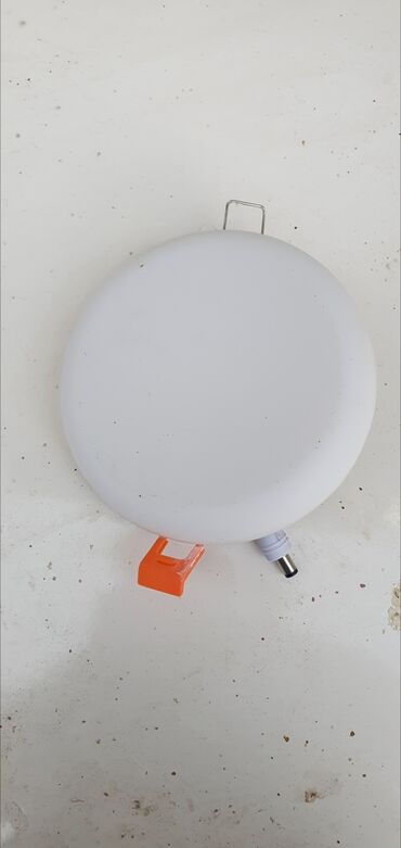 metbex ucun isiqlar: Stefan Lighting firmasının istehsalı olan, 18W gücündə LED lampa