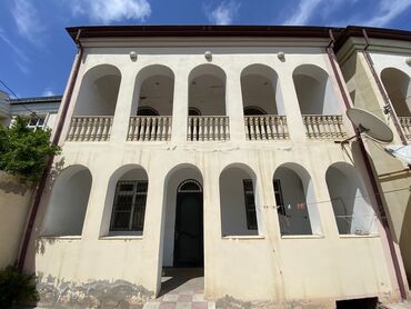 maştağada 128 məktəbin yanında satılan evlər: Qaraçuxur qəs. 5 otaqlı, 202 kv. m, Kredit yoxdur, Orta təmir