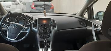 qəzali: Opel Astra: 1.4 l | 2015 il — 2