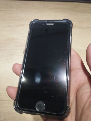 Apple iPhone: IPhone 6s, Б/у, 64 ГБ, Черный, Защитное стекло, Чехол