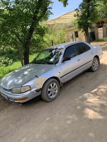 Продажа авто: Toyota Camry: 1997 г., 2.2 л, Механика, Бензин, Седан