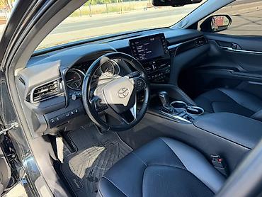 продаю тайота авенсис: Toyota Camry: 2023 г., 2.5 л, Вариатор, Гибрид, Седан — 7