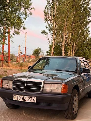 kia rio 2018: Mercedes-Benz 190: 2 l | 1991 il Sedan — 7