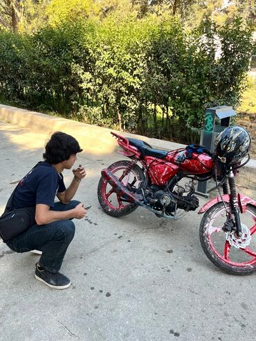бмв самурай тюнинг: Kustom boyama ilə fərqləndirilmiş şəhər motosikleti - Rəng: qırmızı