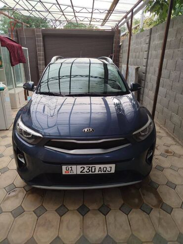срочно в связи с переездом: Kia Stonic: 2017 г., 1.6 л, Робот, Дизель, Кроссовер