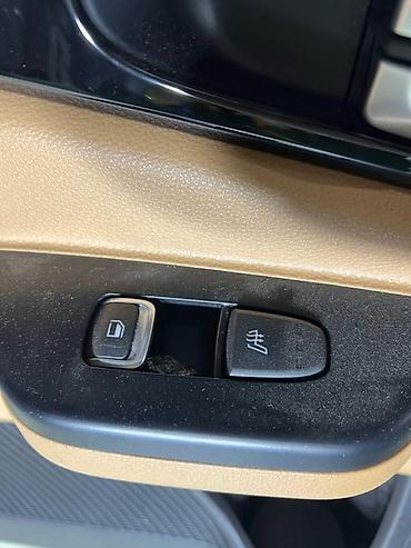 боковые шторки: Кнопка стеклоподъемника задней левой двери для Kia Carnival (KA4, 4‑е — 1