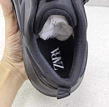Мужские кроссовки, 38, Zara, Новый, цвет - Черный