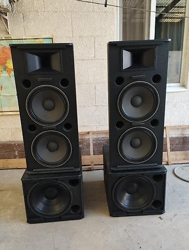 аудио техника: Продаю комплект аппаратуры: колонки JBL srx725 15-дюймов, сабвуфера — 3