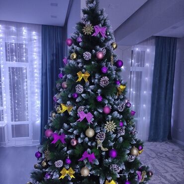 искусственный пальма: Искусственная новогодняя ель с богатым декором и эффектом заснеженных