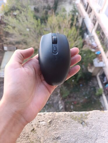 komputer klaviatura: 2e maus 5 manat wirelesssi.sarf edilən batareya var.problem