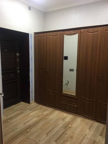 Uzunmüddətli kirayə mənzillər: Xətai metrostansiyasının yanında, Xocalı prospekti, 16 mərtəbəli — 18