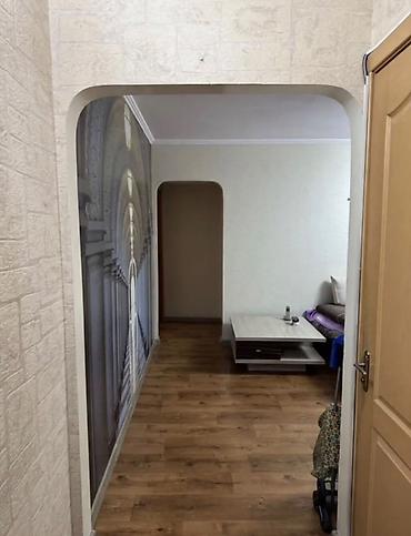 center: 3 комнаты, 58 м², 11 мкр 104 серия, 2 этаж — 2