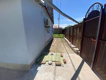 Продажа коттеджей и домов: 🏡 Продаётся дом с участком 5 соток! Отличный вариант для семьи или — 2