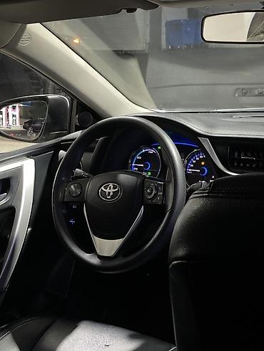 corolla 2022: Toyota Corolla: 2020 г., Гибрид, Седан — 6