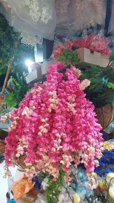 Süni güllər: Süni yaşıl bitki bəzəkləri – interyer və tədbirlər üçün dekorativ — 11