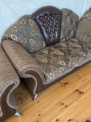 ofis kresloları ikinci əl: Klassik üslubda yumşaq mebel dəsti - Tərkib: 1 ədəd ikili divan, 2 — 4