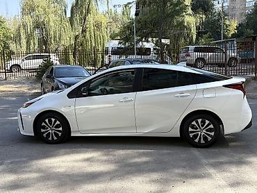 byd e2 2025: Toyota Prius: 2022 г., 1.8 л, Автомат, Гибрид — 4
