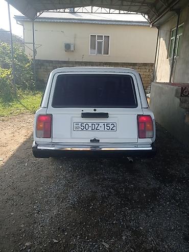mercedes benz 1989: VAZ 2104, ağ rəngli universal kuzov Xüsusiyyətlər: - Kuzov: 5 qapılı — 6