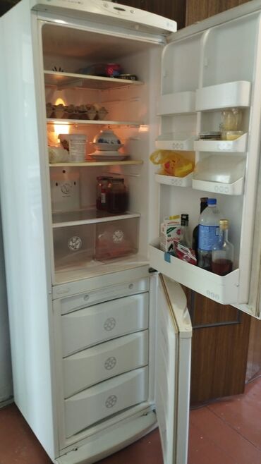 кондиционер сатылат: Муздаткыч LG, Колдонулган, Эки камералуу, No frost, 60 * 180 * 60