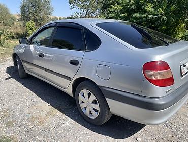 х5 м: Toyota Avensis: 2001 г., 1.8 л, Механика, Бензин, Лифтбек — 6