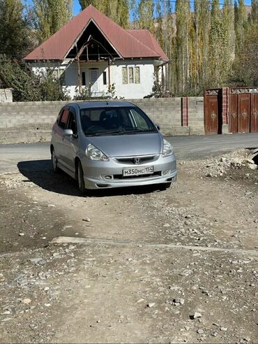 Honda: Honda Fit: 2002 г., 1.3 л, Вариатор, Газ