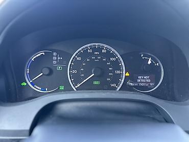 Lexus: Lexus CT: 2011 г., 1.8 л, Вариатор, Гибрид, Хэтчбэк — 9