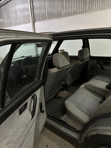 Volkswagen: Volkswagen Jetta: 1988 г., 1.8 л, Механика, Бензин, Седан — 9